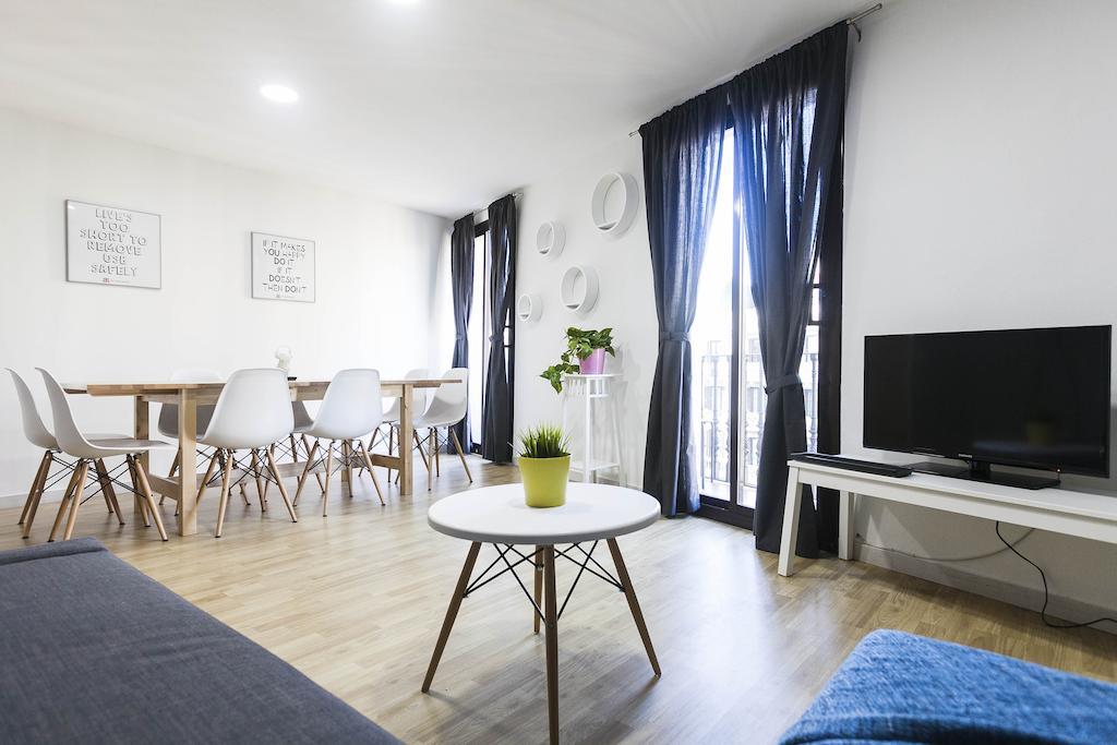 Be Barcelona Plaza Catalunya Apartment Exterior photo